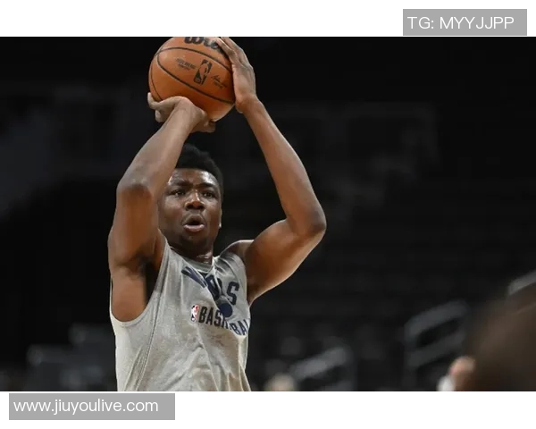 托马斯布莱恩特绝杀被帽愤怒推开摄像头引发热议 托马斯布莱恩特绝杀被帽愤怒推开摄像头引发热议