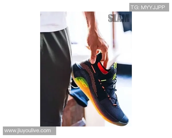 库里穿艾弗森签名鞋引热议艾弗森幽默回应称赞那个男人