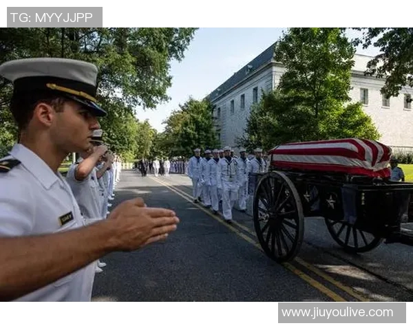 106岁洛约拉校队官方牧师去世引发全美球迷悼念与怀念 106岁洛约拉校队官方牧师去世引发全美球迷悼念与怀念