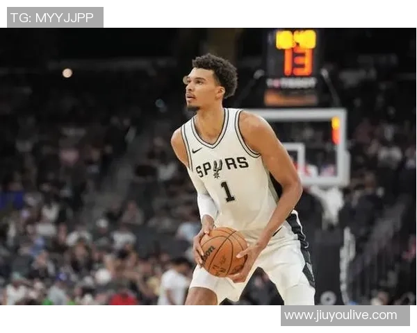 文班亚马全能表现震撼全场25分8板2助4断5帽助队取胜 文班亚马全能表现震撼全场25分8板2助4断5帽助队取胜