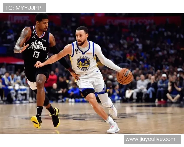 库里回应新规引发的投篮争议：鼓励球员勇敢尝试超远压哨投篮